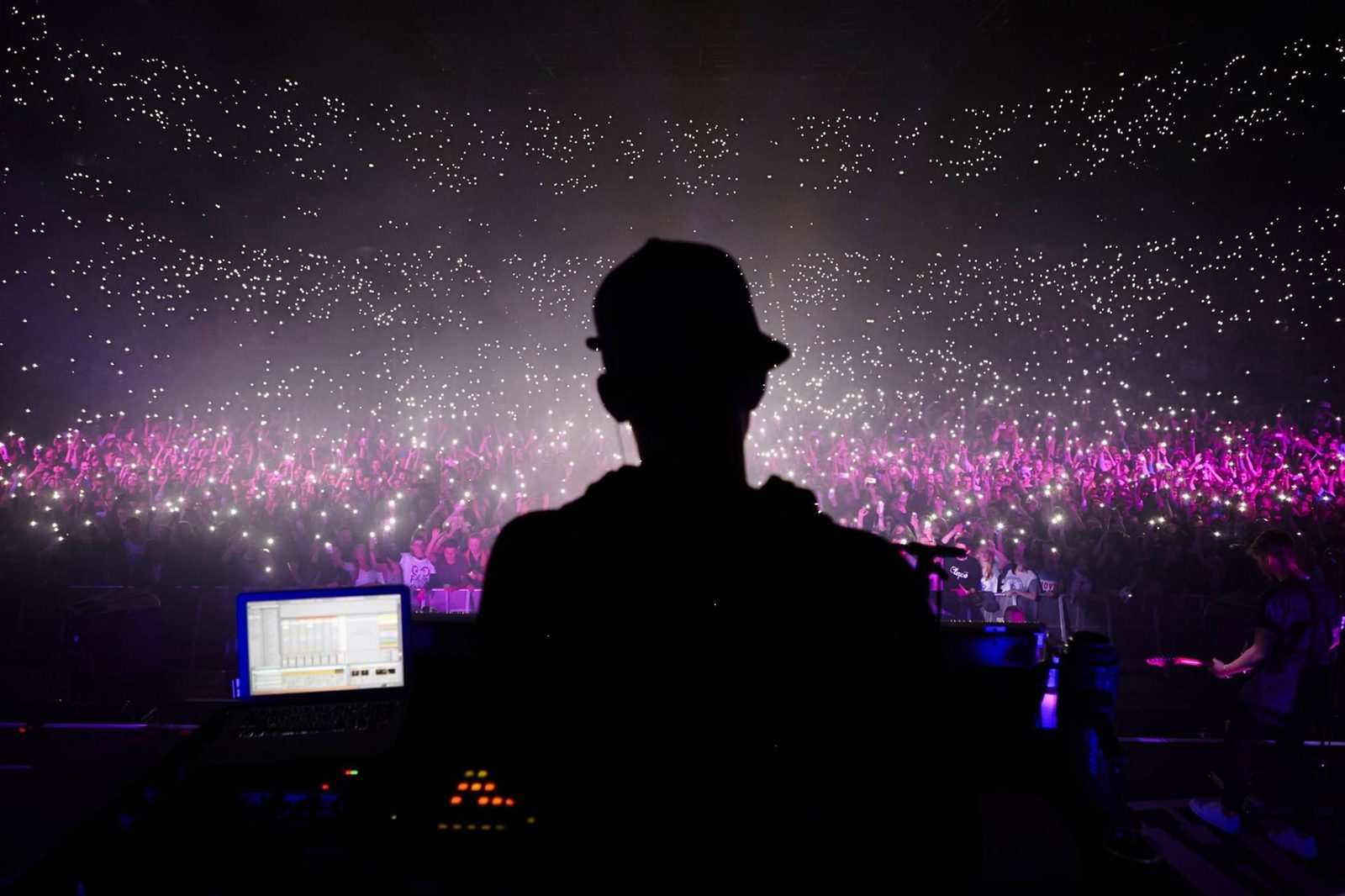 PSAIKO.DINO - DJ/ ARTIST BOOKING